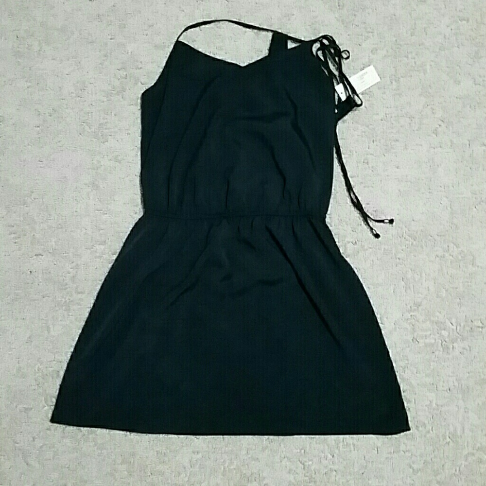 Black mid-thigh dress